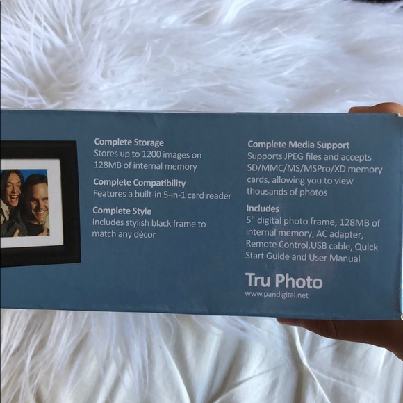 PanDigital Photo Frame - Picture 2 of 3
